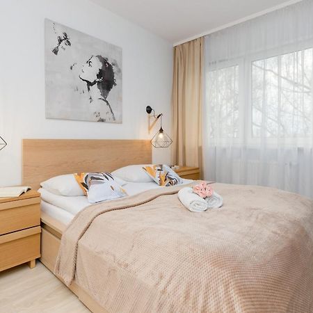 Warsaw Sokolowska One Bedroom Apartament By Noclegi Renters Ngoại thất bức ảnh