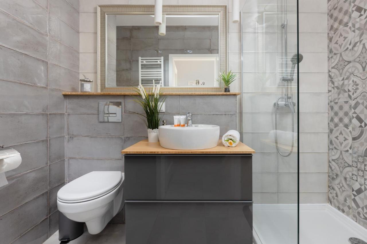 Warsaw Sokolowska One Bedroom Apartament By Noclegi Renters Ngoại thất bức ảnh